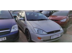 ford focus berlina (cak) del año 2000