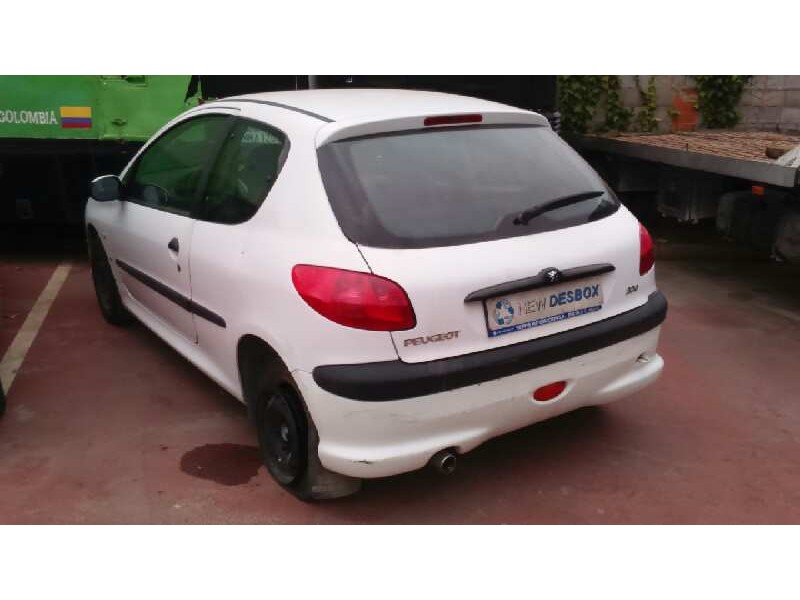 peugeot 206 berlina del año 2000