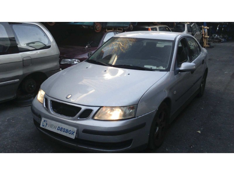 saab 9-3 berlina del año 2004