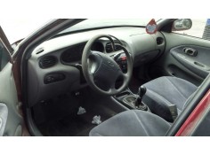 hyundai lantra berlina (rd) del año 2000 2