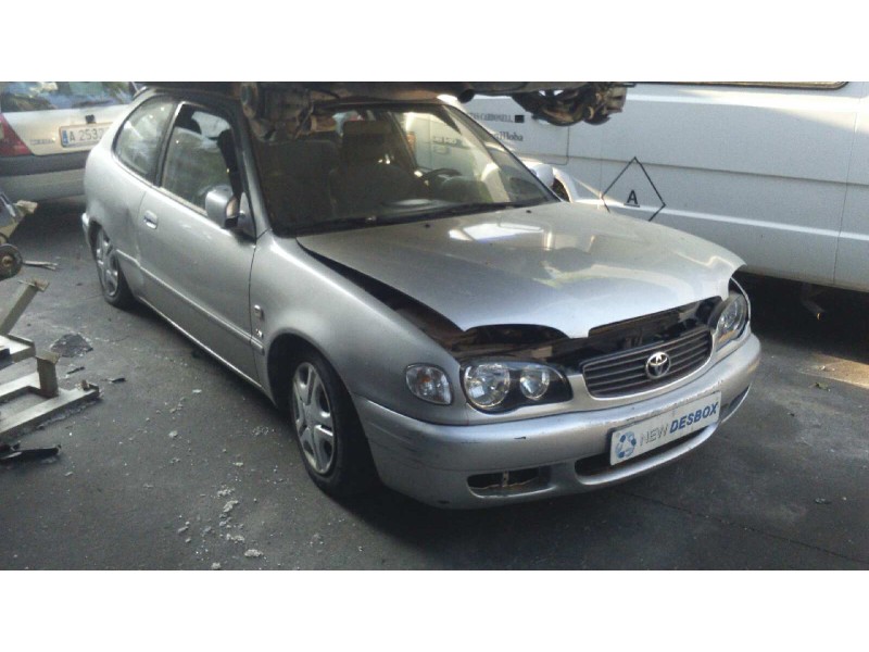 toyota corolla (e12) del año 2000