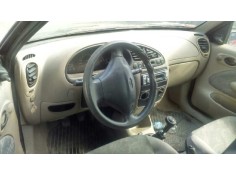 ford fiesta berlina del año 1996 2