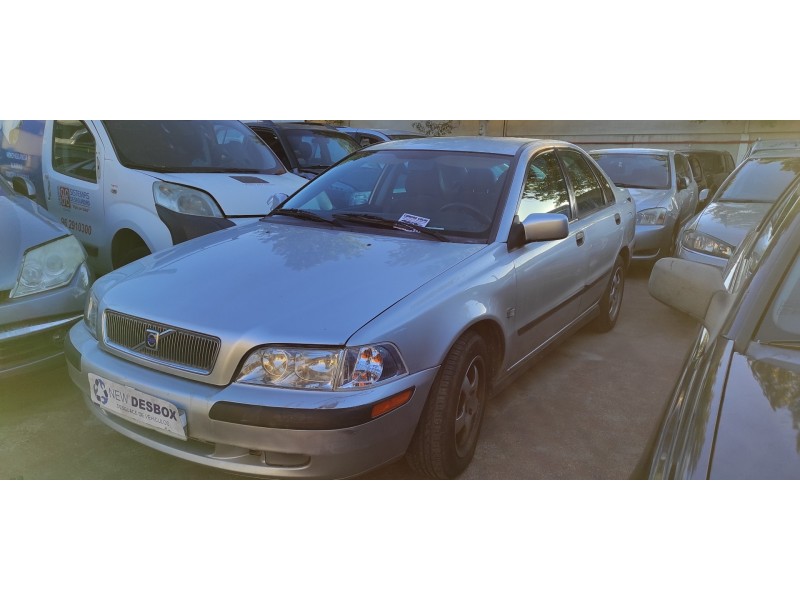 volvo s40 berlina del año 2001