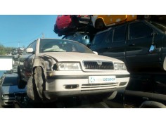 skoda octavia berlina (1u2) del año 2000