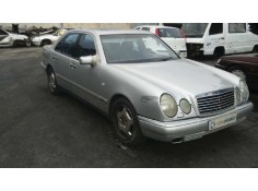 mercedes-benz clase e (w210) berlina del año 1997 2