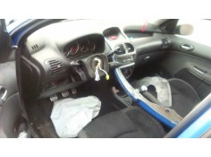 peugeot 206 4-trg. del año 2006 2