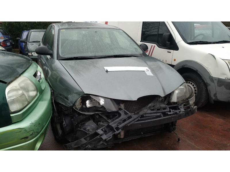 seat ibiza (6l1) del año 2004