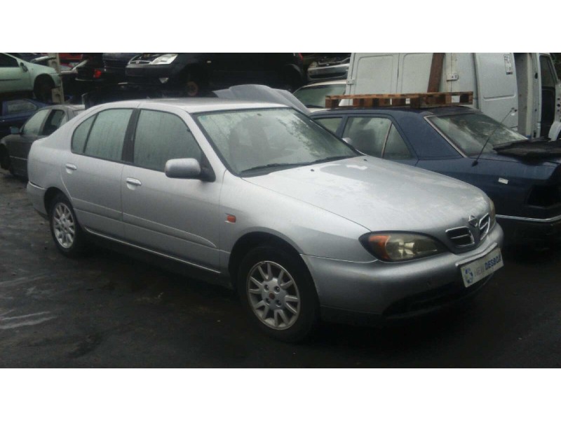 nissan primera berlina (p11) del año 2000