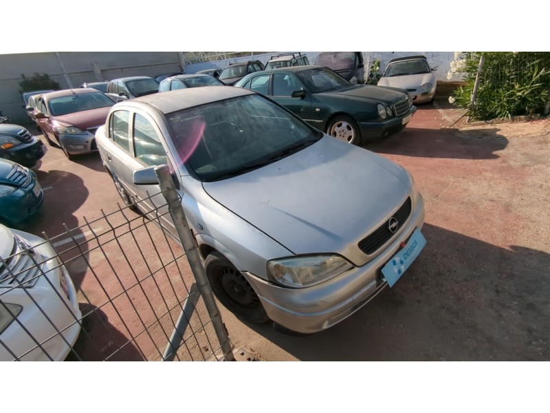 opel astra g berlina del año 2000