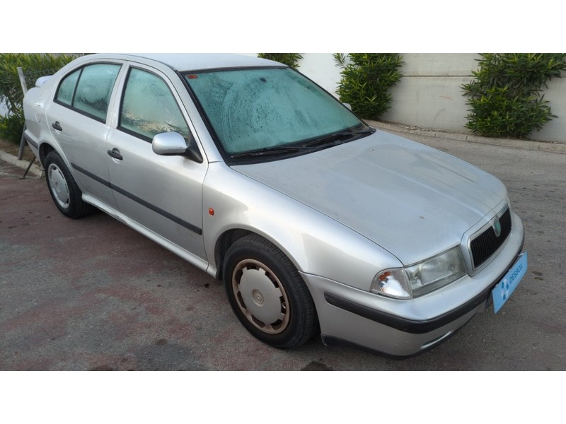 skoda octavia berlina (1u2) del año 1999