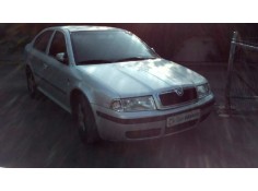 skoda octavia berlina (1u2) del año 2001