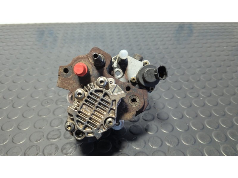 Recambio de bomba inyeccion para opel vivaro 2.5 dti / cdti cat (g9u-730 / lj9) referencia OEM IAM 8200457039  