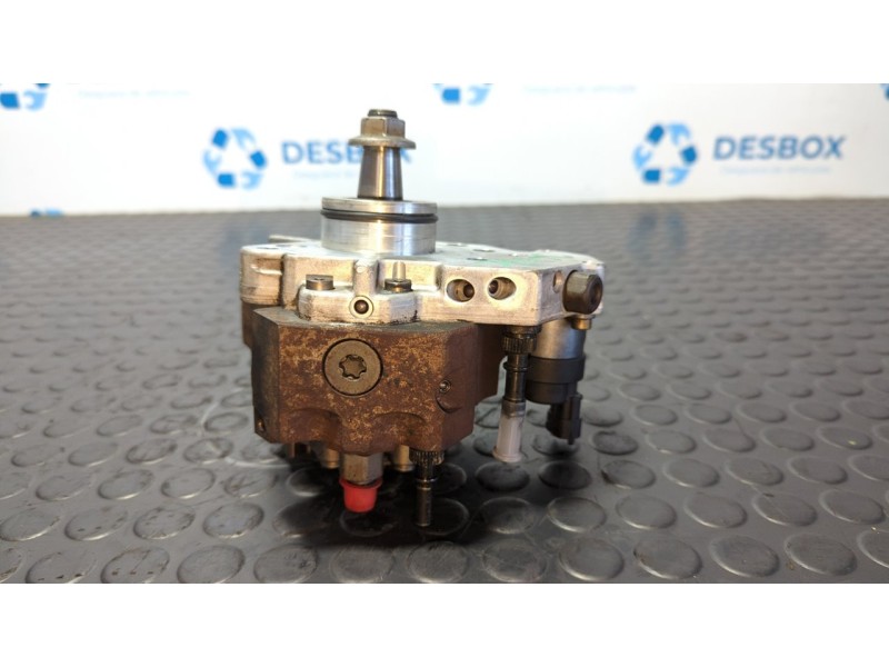 Recambio de bomba inyeccion para opel vivaro 2.5 dti / cdti cat (g9u-730 / lj9) referencia OEM IAM 8200457039  