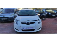 toyota auris del año 2010 2