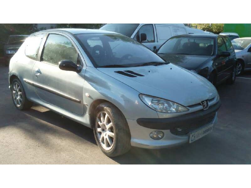 peugeot 206 berlina del año 2001