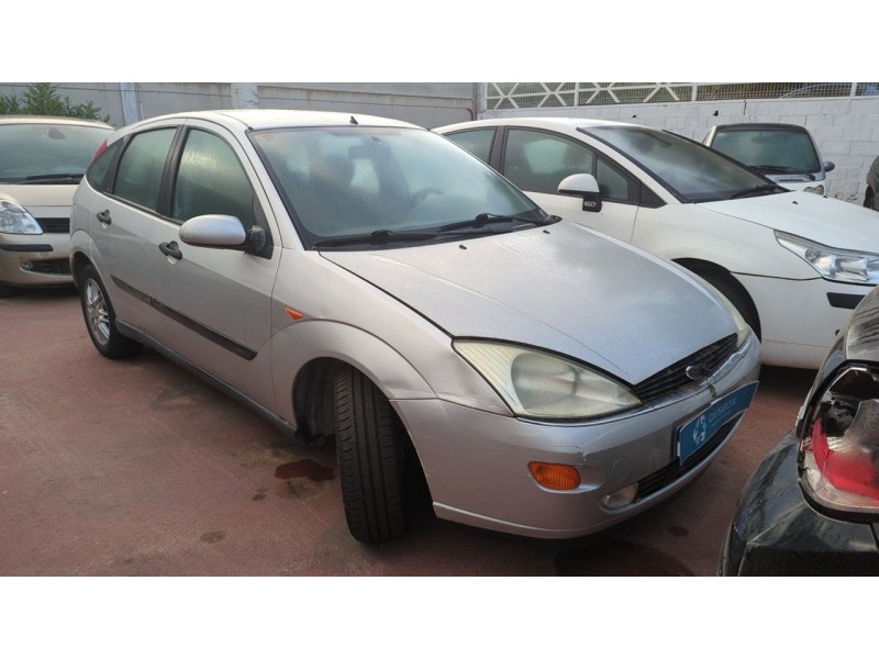 ford focus berlina (cak) del año 2000