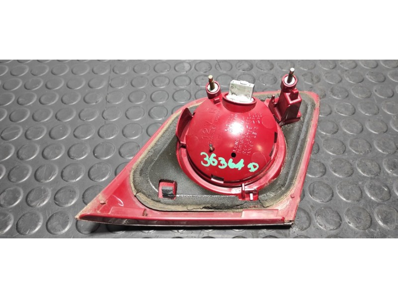 Recambio de piloto porton derecho para mazda 3 berlina (bk) 1.6 crdt active referencia OEM IAM P2913R  