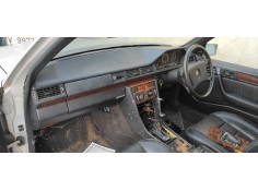 mercedes-benz clase e (w124) berlina del año 1990 2