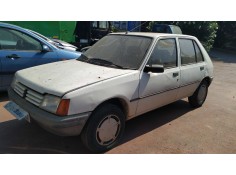 peugeot 205 berlina del año 1983 2