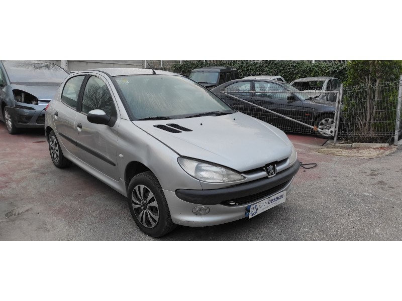 peugeot 206 berlina del año 2000