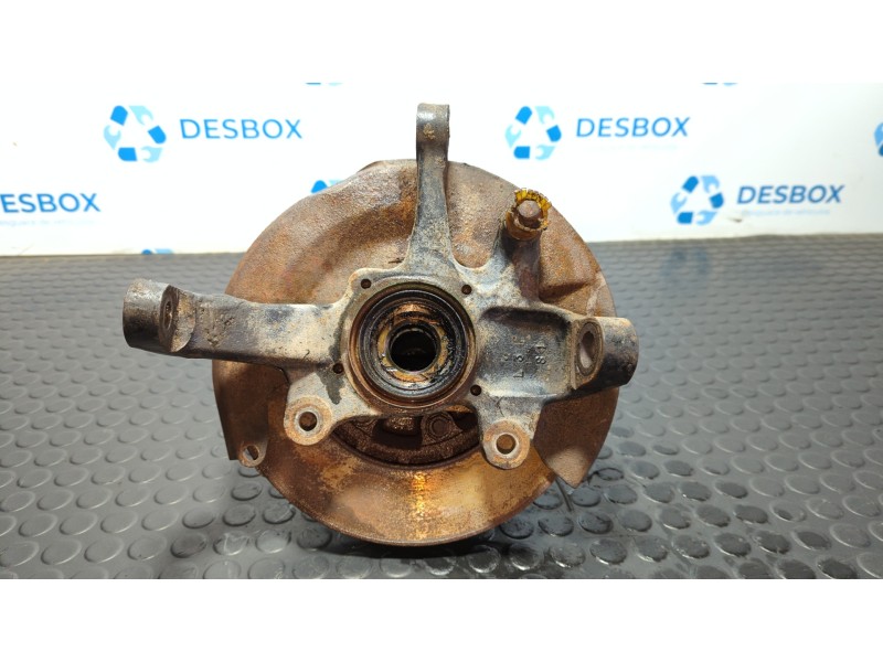 Recambio de mangueta delantera izquierda para mitsubishi montero (l040) 2500 td (2-ptas.) referencia OEM IAM L3FSJ  