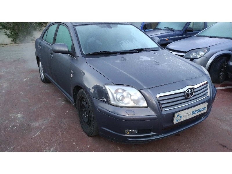 toyota avensis berlina (t25) del año 2003