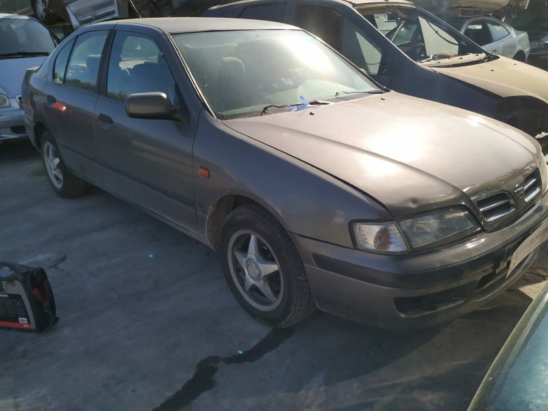 nissan primera berl./familiar (p10/w10) del año 1998