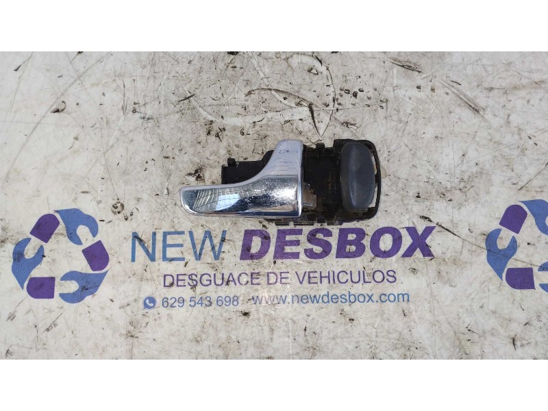 Recambio de maneta interior delantera derecha para nissan terrano/terrano.ii (r20) 2.7 turbodiesel referencia OEM IAM   