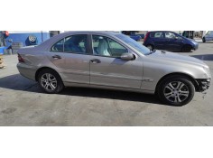 mercedes-benz clase c (w203) berlina del año 2003 2