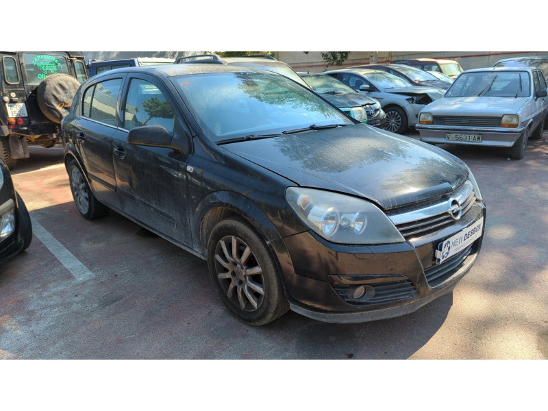 opel astra h berlina del año 2004