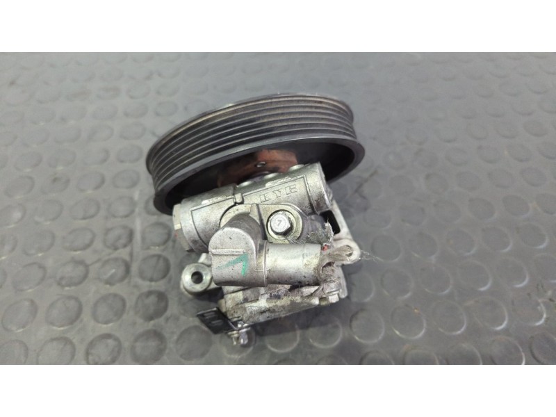 Recambio de bomba direccion para mercedes-benz clase c (w203) berlina 2.2 cdi cat referencia OEM IAM A0044661301  