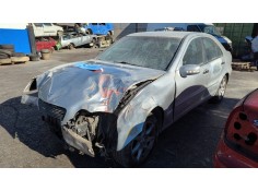 mercedes-benz clase c (w203) berlina del año 2001 2