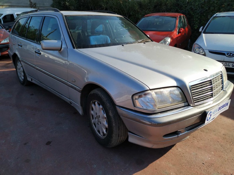 mercedes-benz clase c (w202) berlina del año 2001