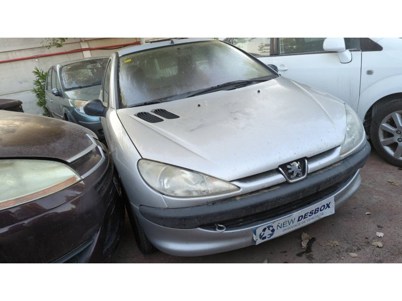 peugeot 206 berlina del año 2002