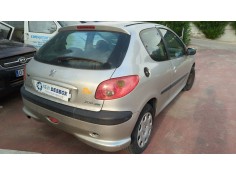 peugeot 206 berlina del año 2004 2