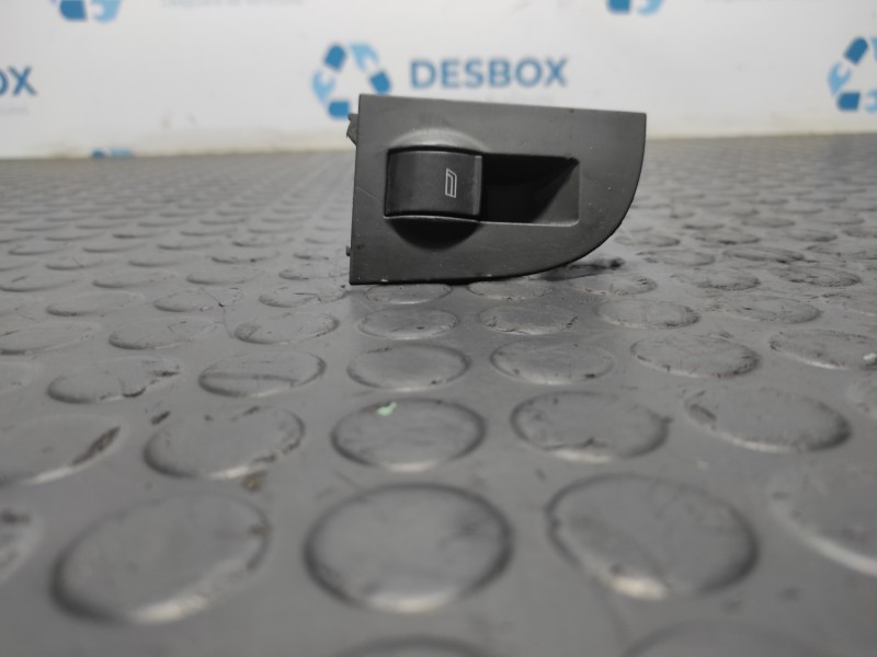 Recambio de mando elevalunas trasero izquierdo para audi allroad quattro (4b5) 2.5 tdi (132kw) referencia OEM IAM 4B0959855  
