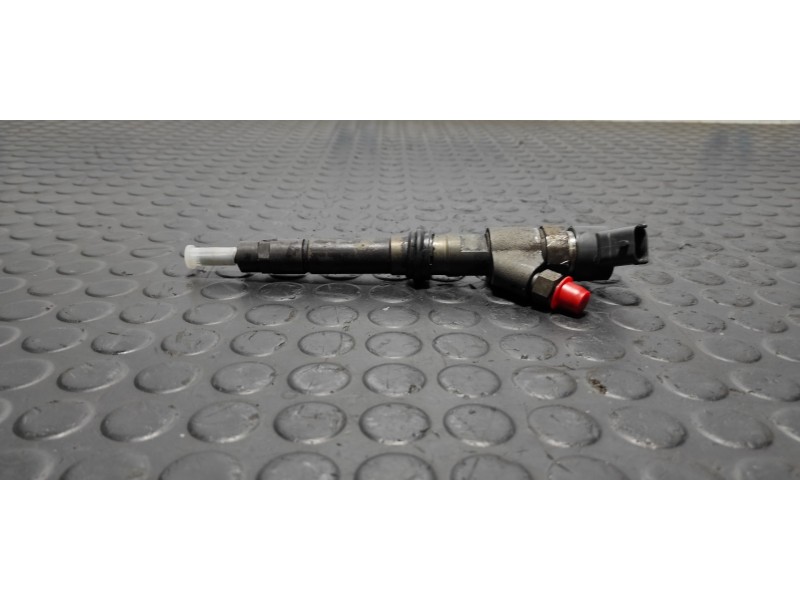 Recambio de inyector para iveco daily combi 2.3 diesel cat referencia OEM IAM 0445120011  