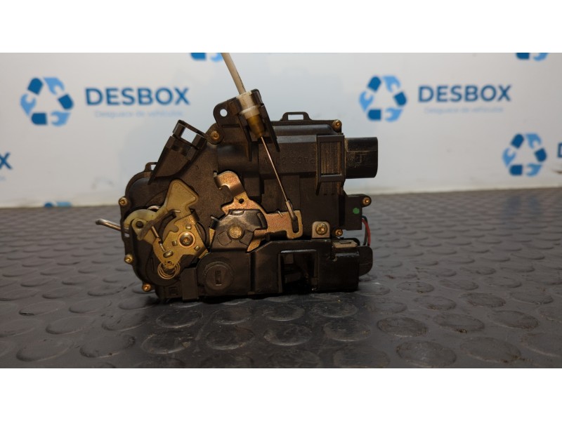 Recambio de cerradura puerta trasera izquierda para audi allroad quattro (4b5) 2.5 tdi (132kw) referencia OEM IAM 4B0839015G  