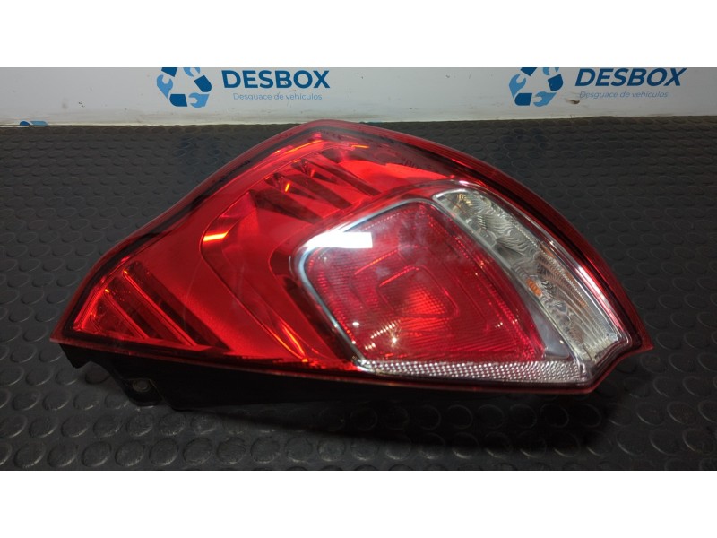 Recambio de piloto trasero derecho para ford fiesta (ccn) black edition referencia OEM IAM C1BB13404A  