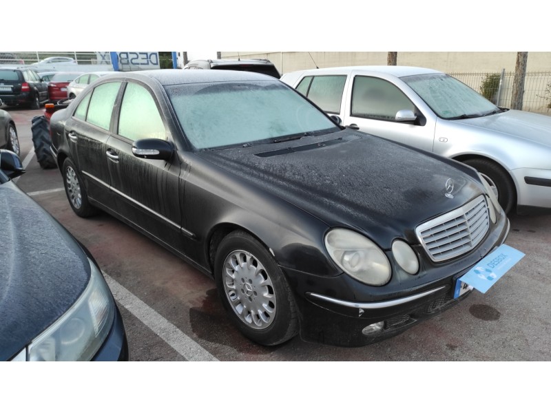 mercedes-benz clase e (w211) berlina del año 2004