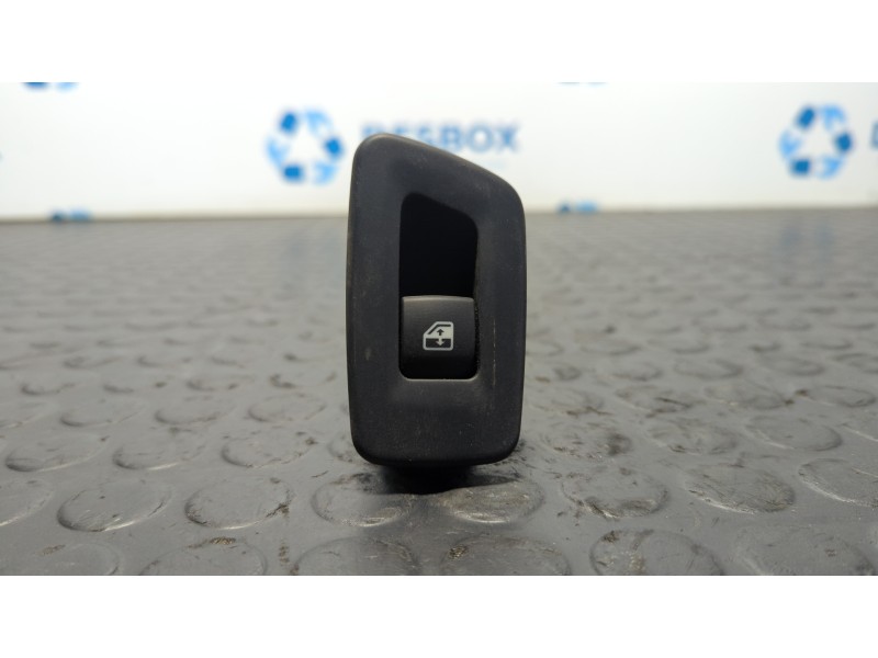 Recambio de mando elevalunas trasero izquierdo para jeep compass ii business 4x2 referencia OEM IAM B569  