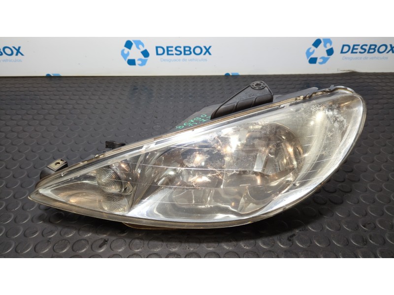 Recambio de faro izquierdo para peugeot 206 berlina 1.4 hdi referencia OEM IAM 9628666880  
