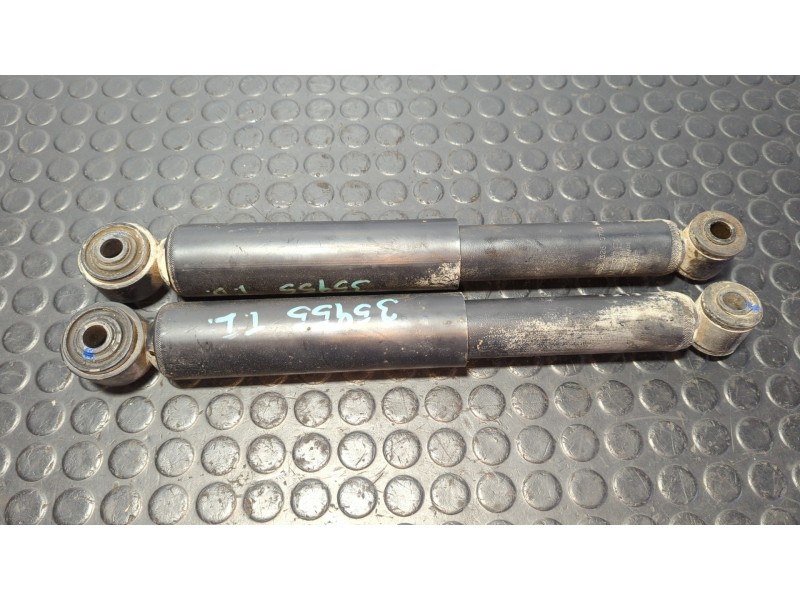 Recambio de juego amortiguadores traseros para mercedes-benz vito (w638) caja cerrada 108 d  (638.064) referencia OEM IAM A63832