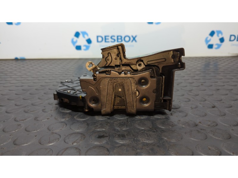 Recambio de cerradura puerta delantera izquierda para land rover discovery v6 td edition 60 yrs referencia OEM IAM FQJ000430  