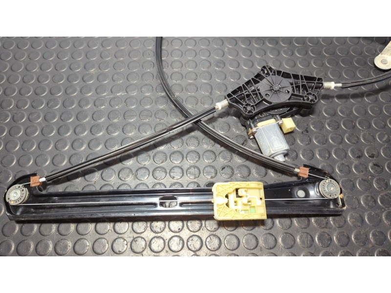 Recambio de elevalunas delantero derecho para volkswagen golf vii lim. 1,4 tsi referencia OEM IAM 5Q0959802B  