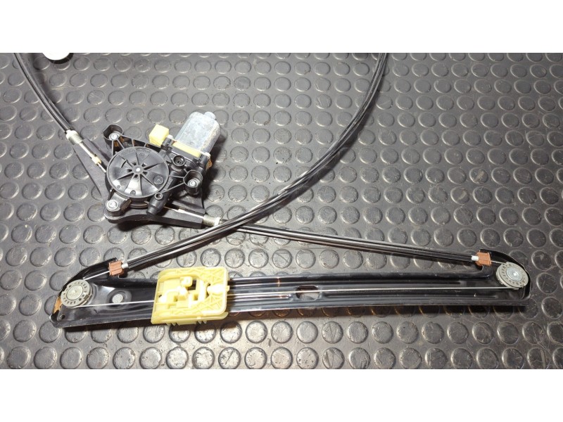 Recambio de elevalunas delantero izquierdo para volkswagen golf vii lim. 1,4 tsi referencia OEM IAM 5Q0959801B  