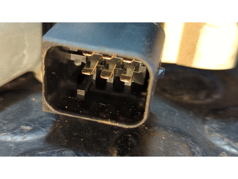 Recambio de elevalunas delantero derecho para mercedes-benz vito (w639) basic, combi 2.2 cdi referencia OEM IAM 927233105  
