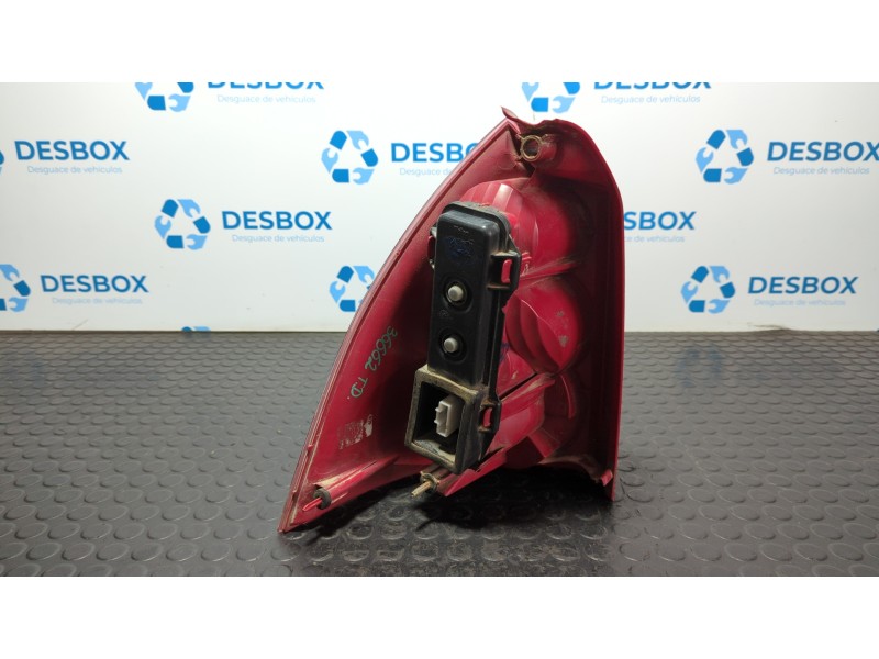 Recambio de piloto trasero derecho para peugeot 307 break / sw (s1) break xr referencia OEM IAM 26674T0206  