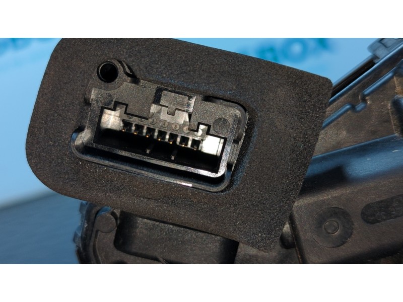 Recambio de cerradura puerta trasera izquierda para volkswagen polo 1.0 tsi referencia OEM IAM 5TA839015E  