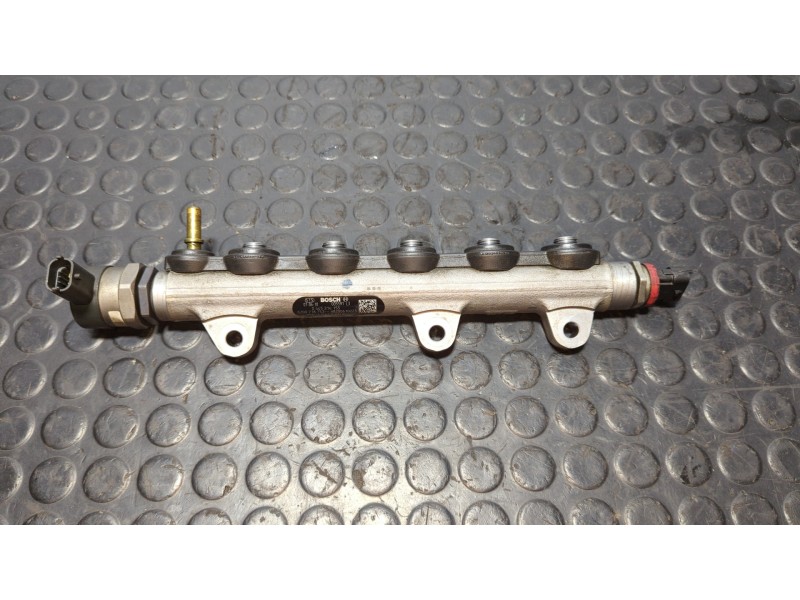 Recambio de rampa inyectora para renault laguna iii authentique referencia OEM IAM 8200718753  